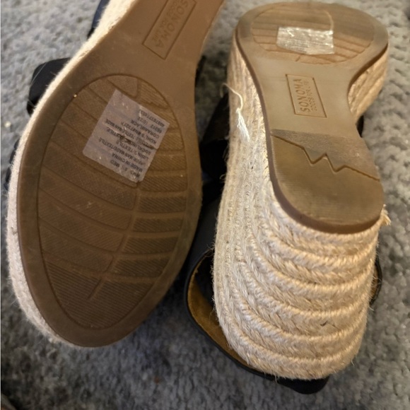 Sonoma Black and Tan Sandals with Minimalist Design - Picture 2 of 4